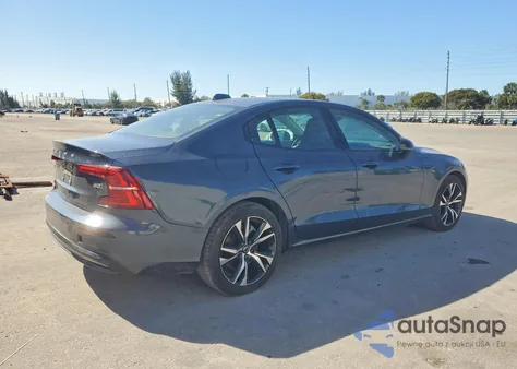 2024 Volvo S60 Core z USA, uszkodzony, nr VIN 7JRL12TK7RG296319